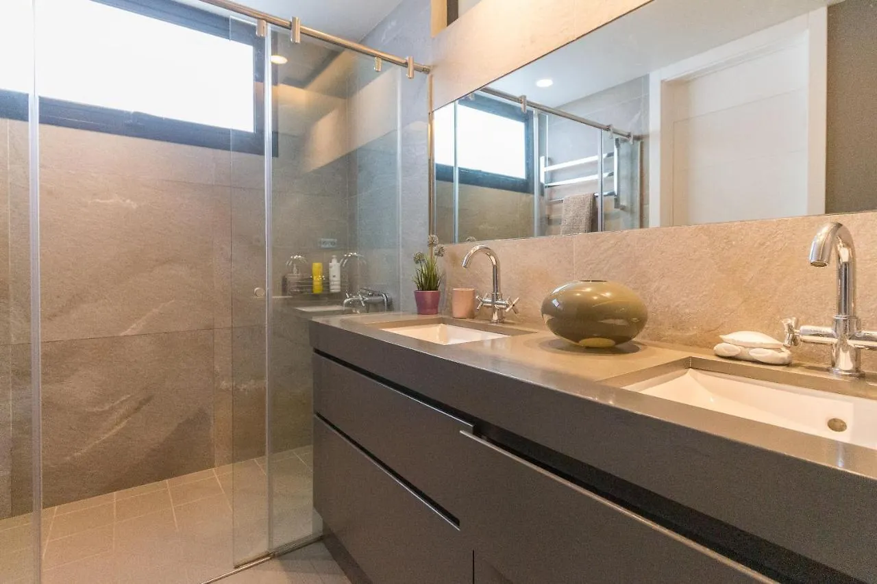 Extra Luxurious Apartment On The Beachfront Salinetas
