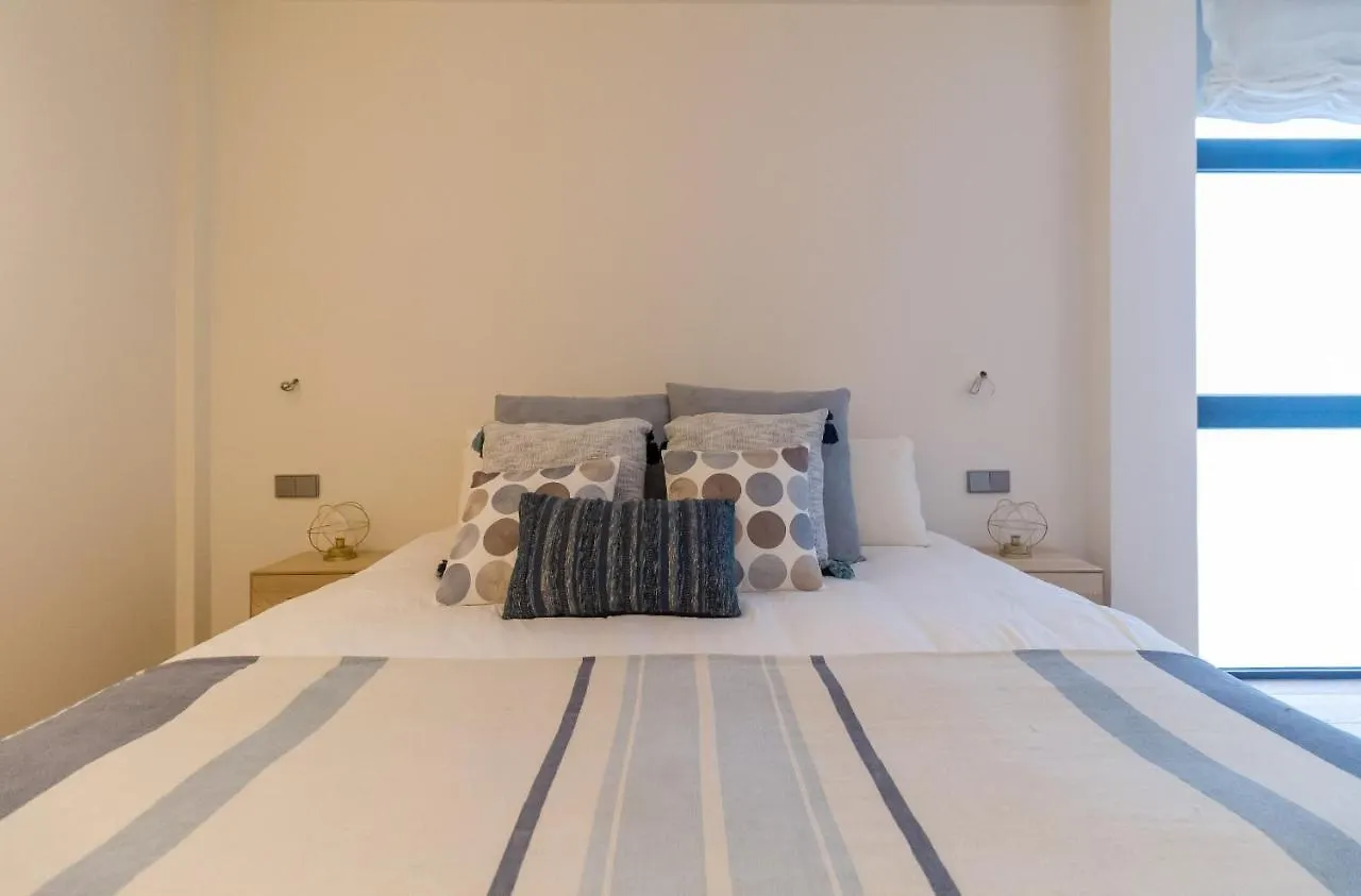 Extra Luxurious Apartment On The Beachfront contacts
