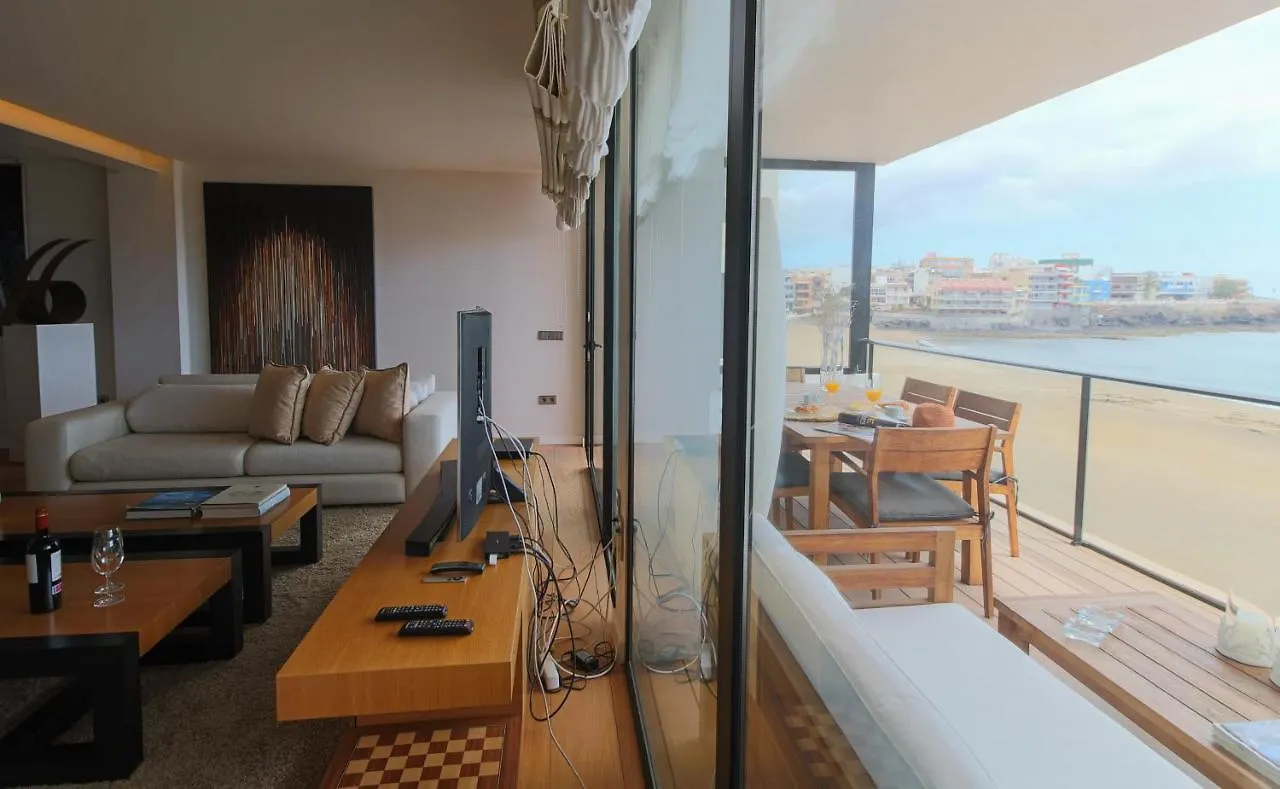 Extra Luxurious Apartment On The Beachfront Salinetas